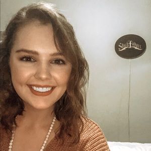 Meet your Posher, Michaela